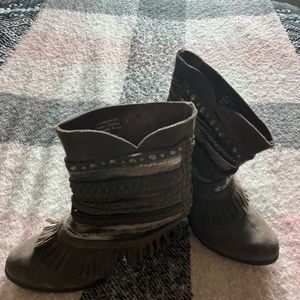 Naughty monkey boots like new size 9